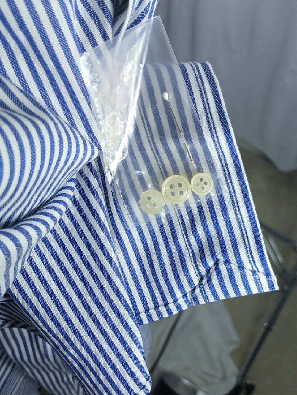 Ralph Lauren Men’s Blue & White Striped cotton Dress Shirt - Picture 5 of 12